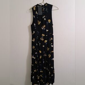 Gibson Look sleeveless dress.